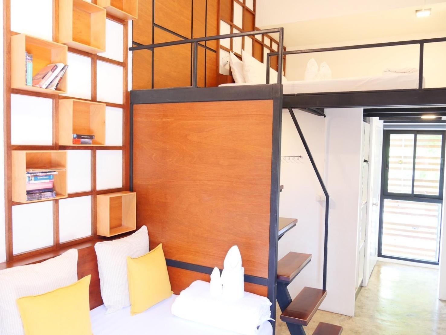 Book A Bed Poshtel - Sha