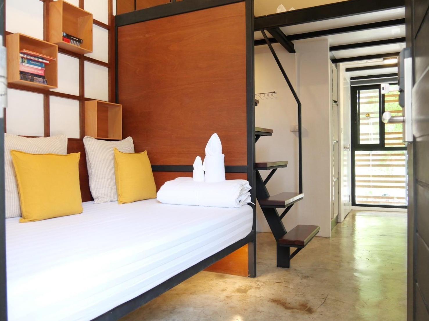Hostel Book A Bed Poshtel - Sha