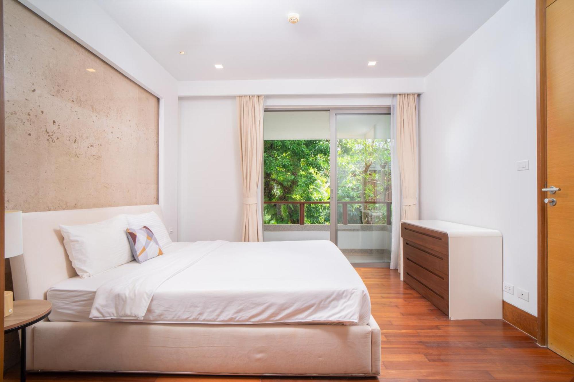 Modern Beachfront Naithon Apartment