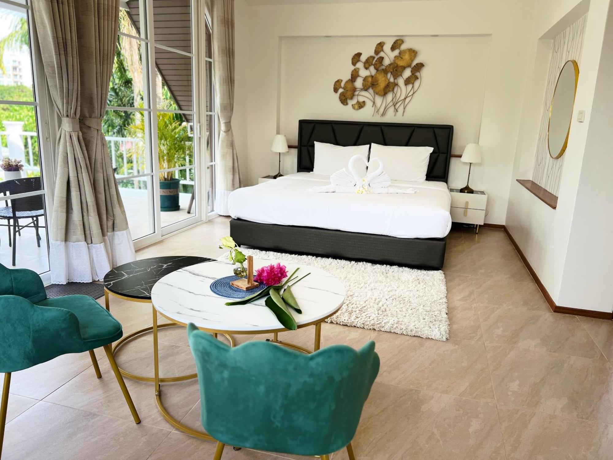 Luxurious Rawai
