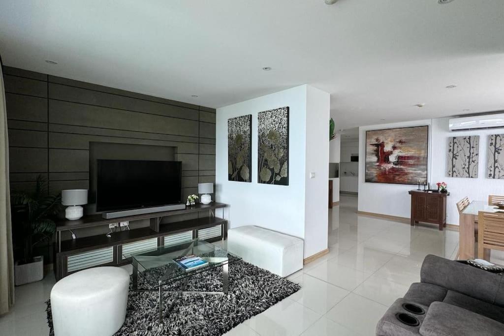 Baycliff 3-bedroom 160 M2 With Sea View Terrace Apartment *