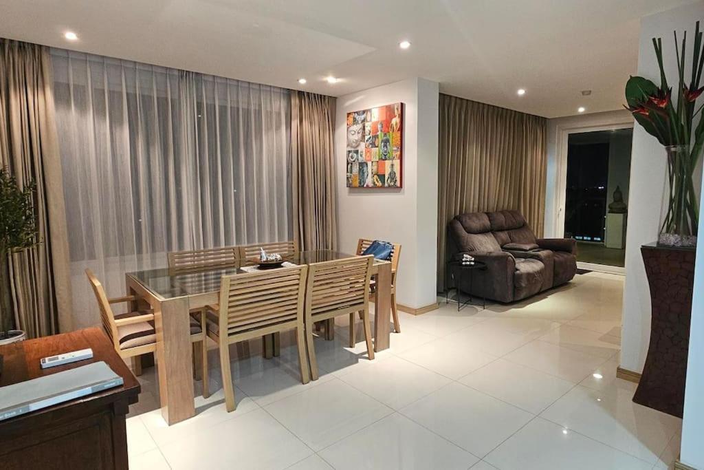 Baycliff 3-bedroom 160 M2 With Sea View Terrace Patong