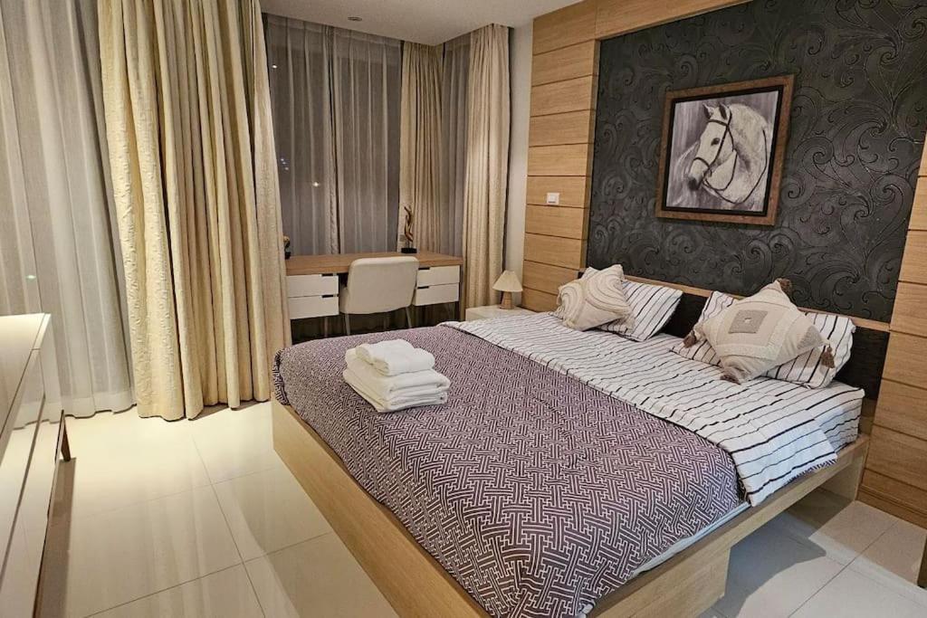 Baycliff 3-bedroom 160 M2 With Sea View Terrace Patong