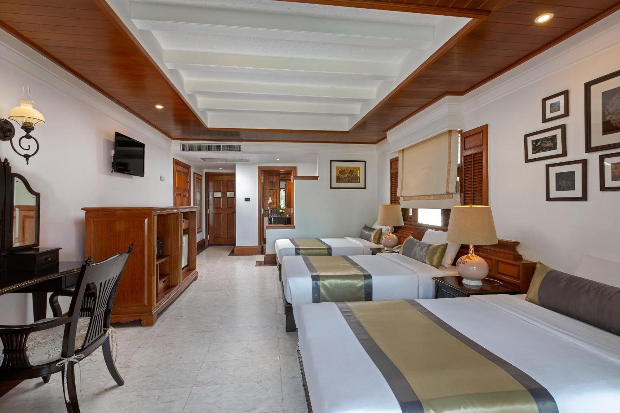 Resort Thavorn Beach Village & Spa Phuket 5*