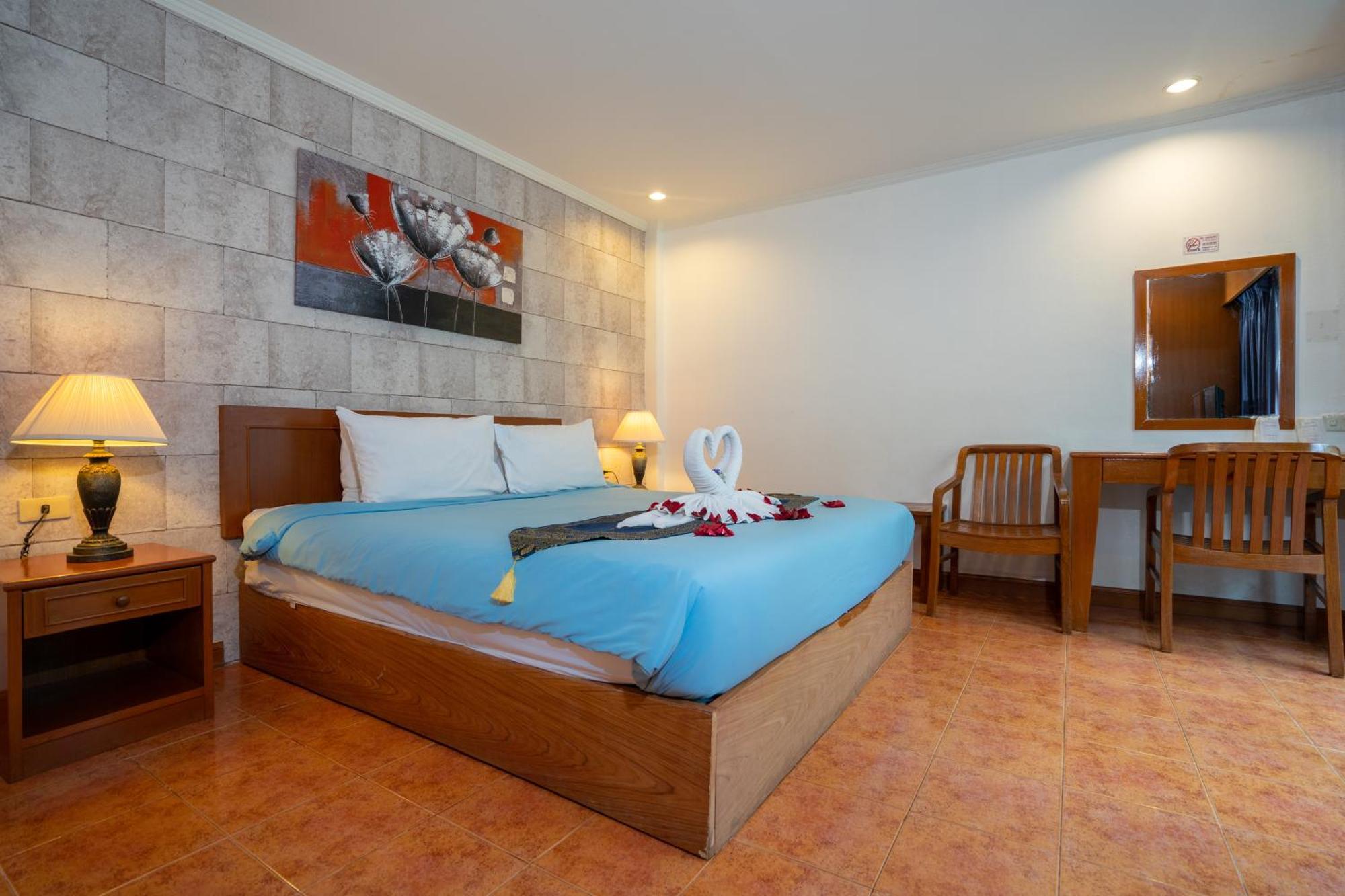 Hotel & Patong