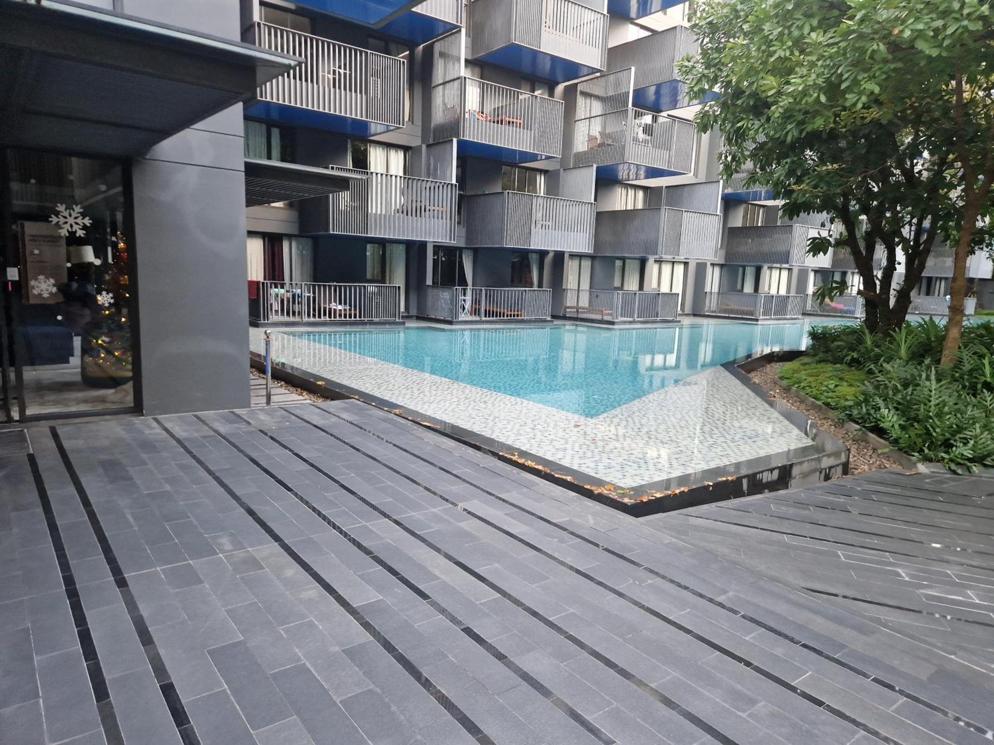 The Deck 5fl Pool View Apartment *