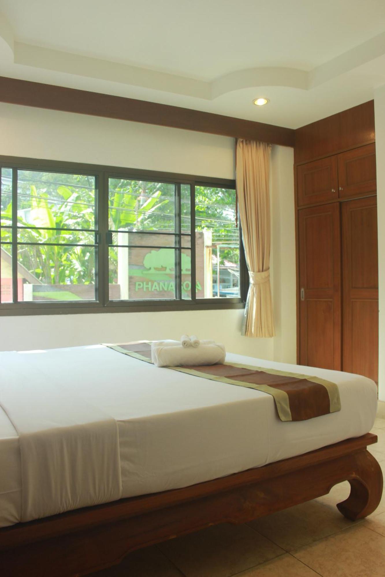 Naithon Beach 3* Phuket
