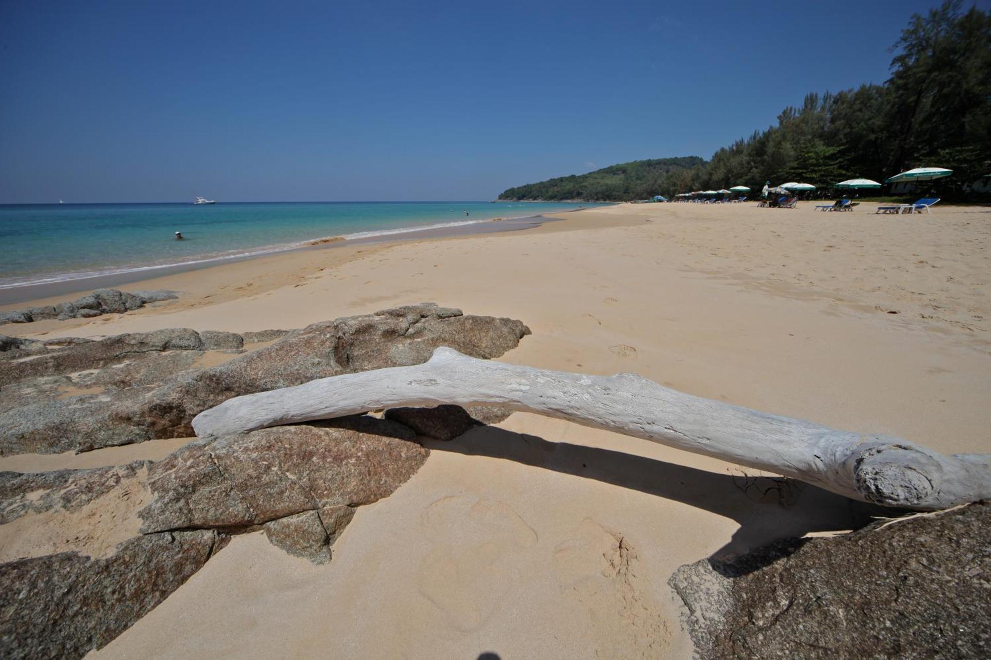 Naithon Beach Hotel 3*
