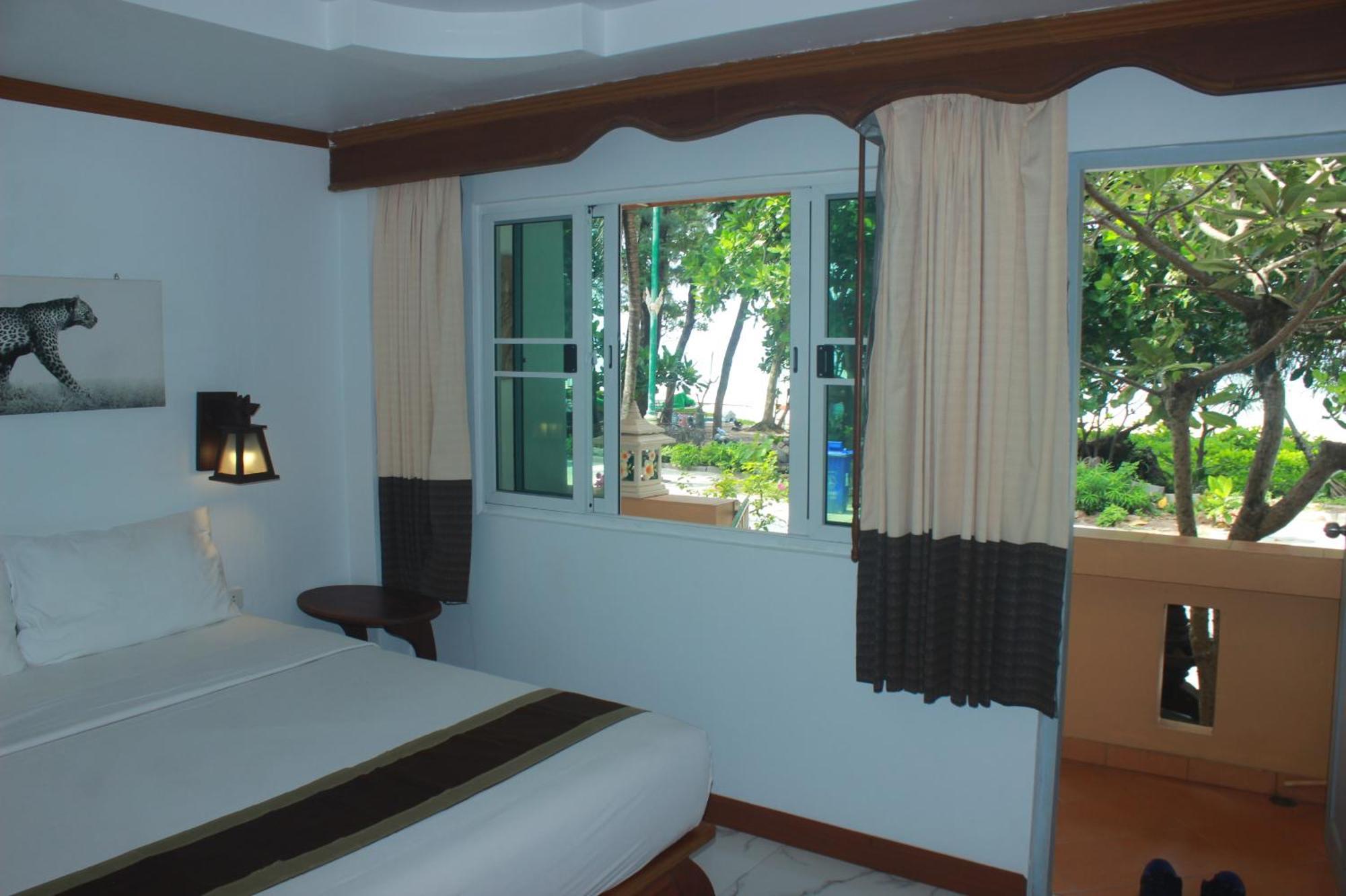 Naithon Beach