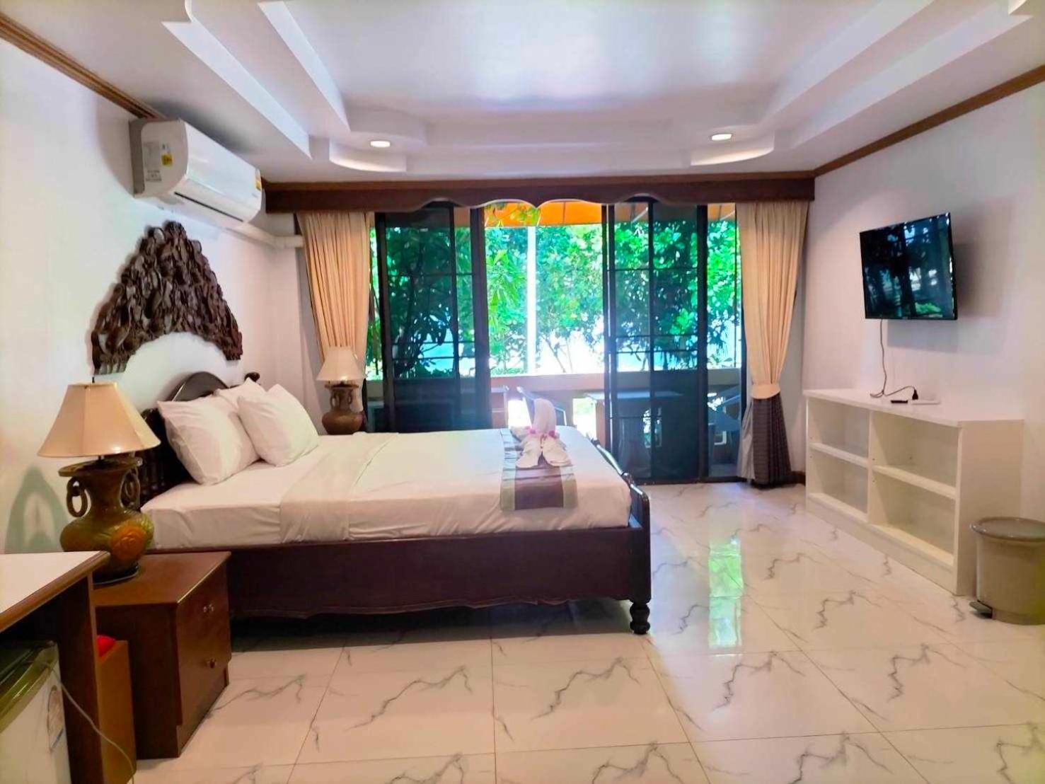 Hotel Naithon Beach 3*