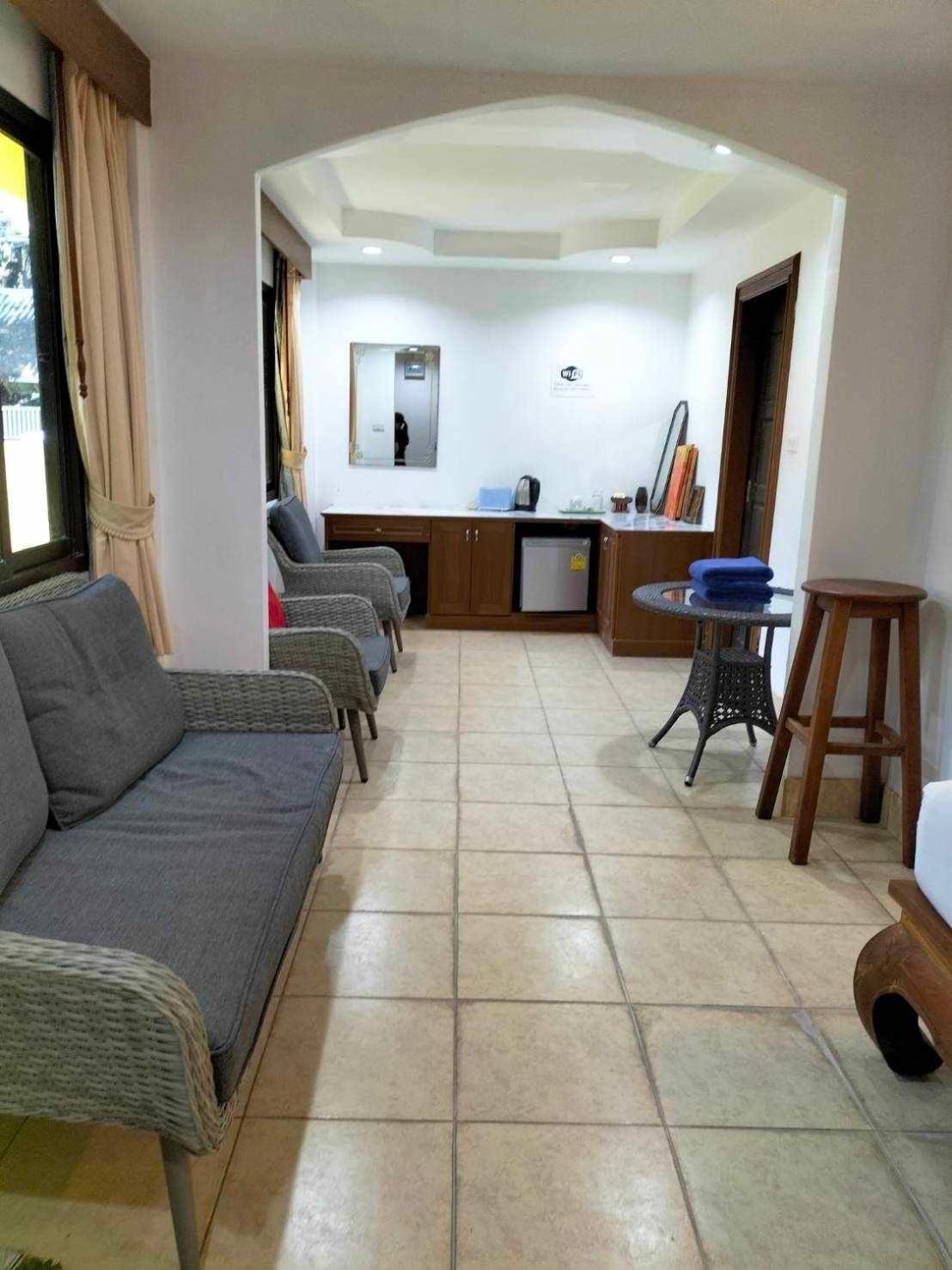 Hotel Naithon Beach 3*