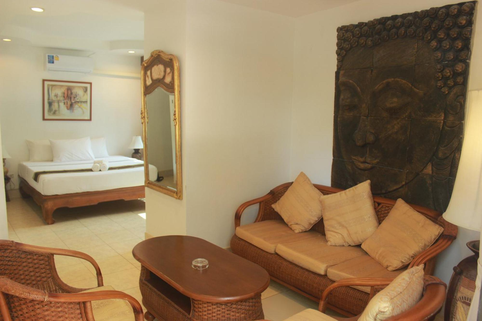 Naithon Beach 3*