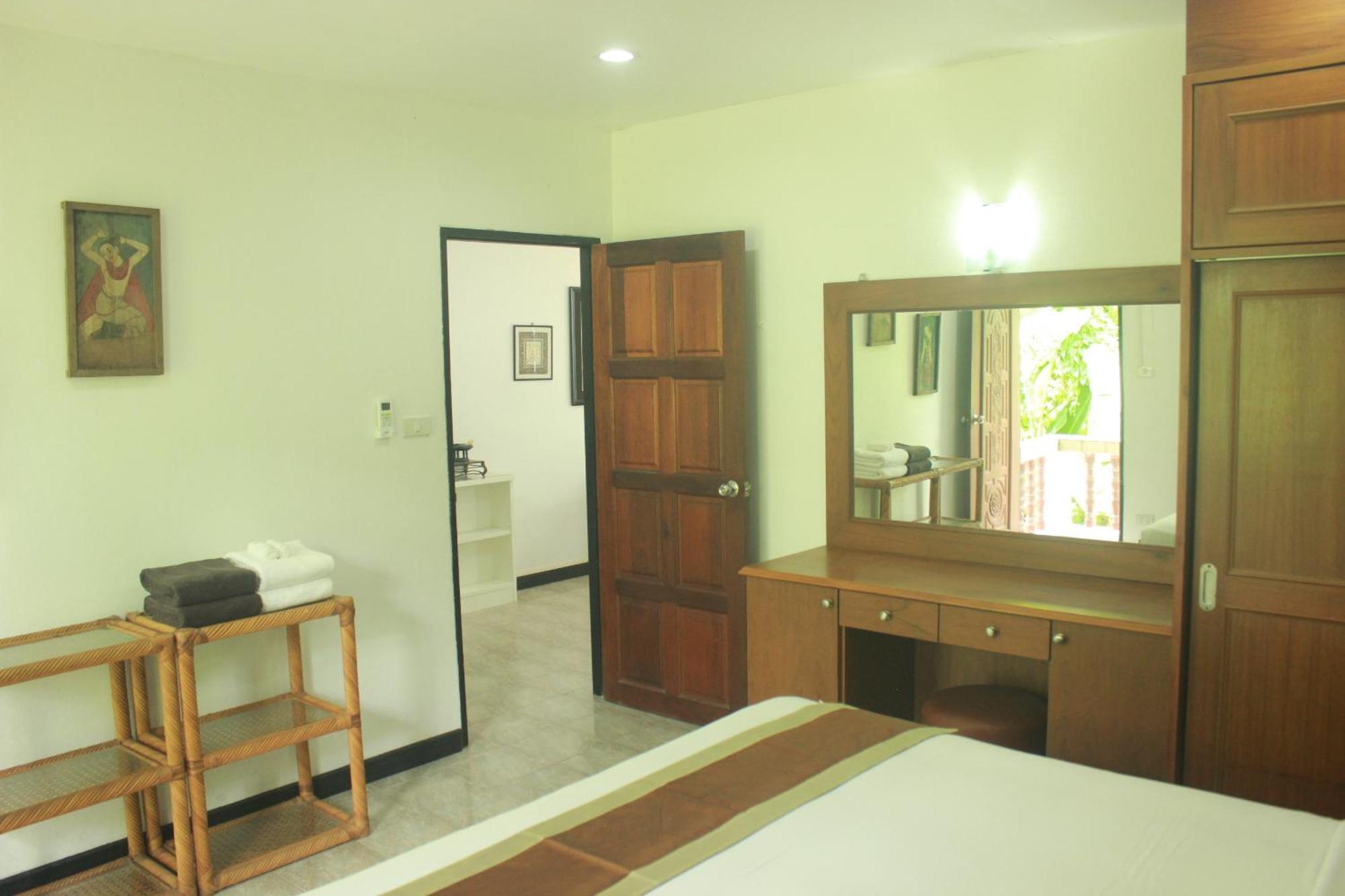 Hotel Naithon Beach Phuket