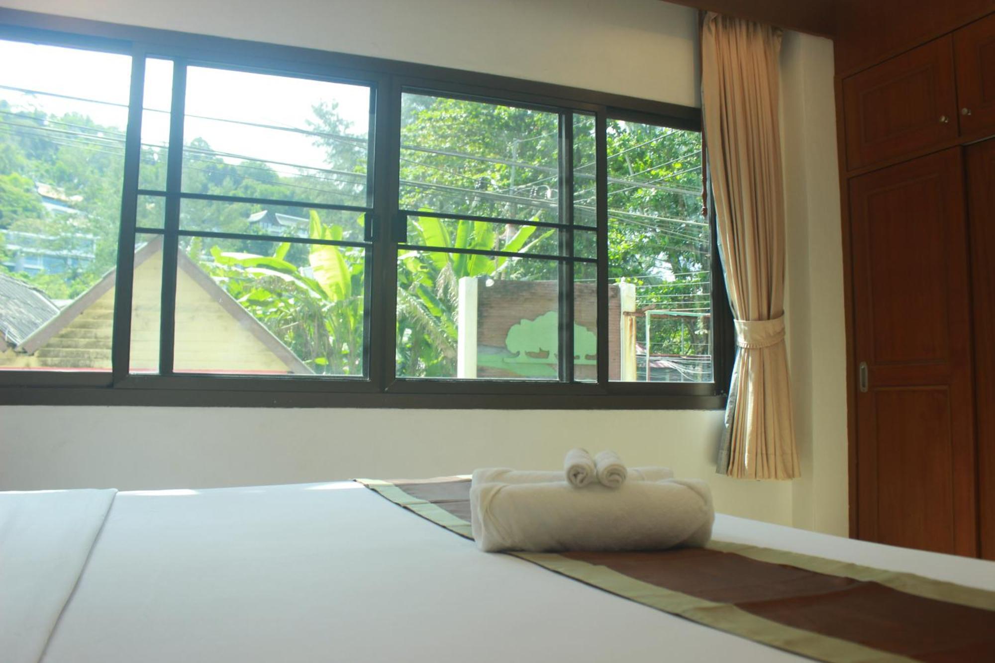 Naithon Beach Hotel