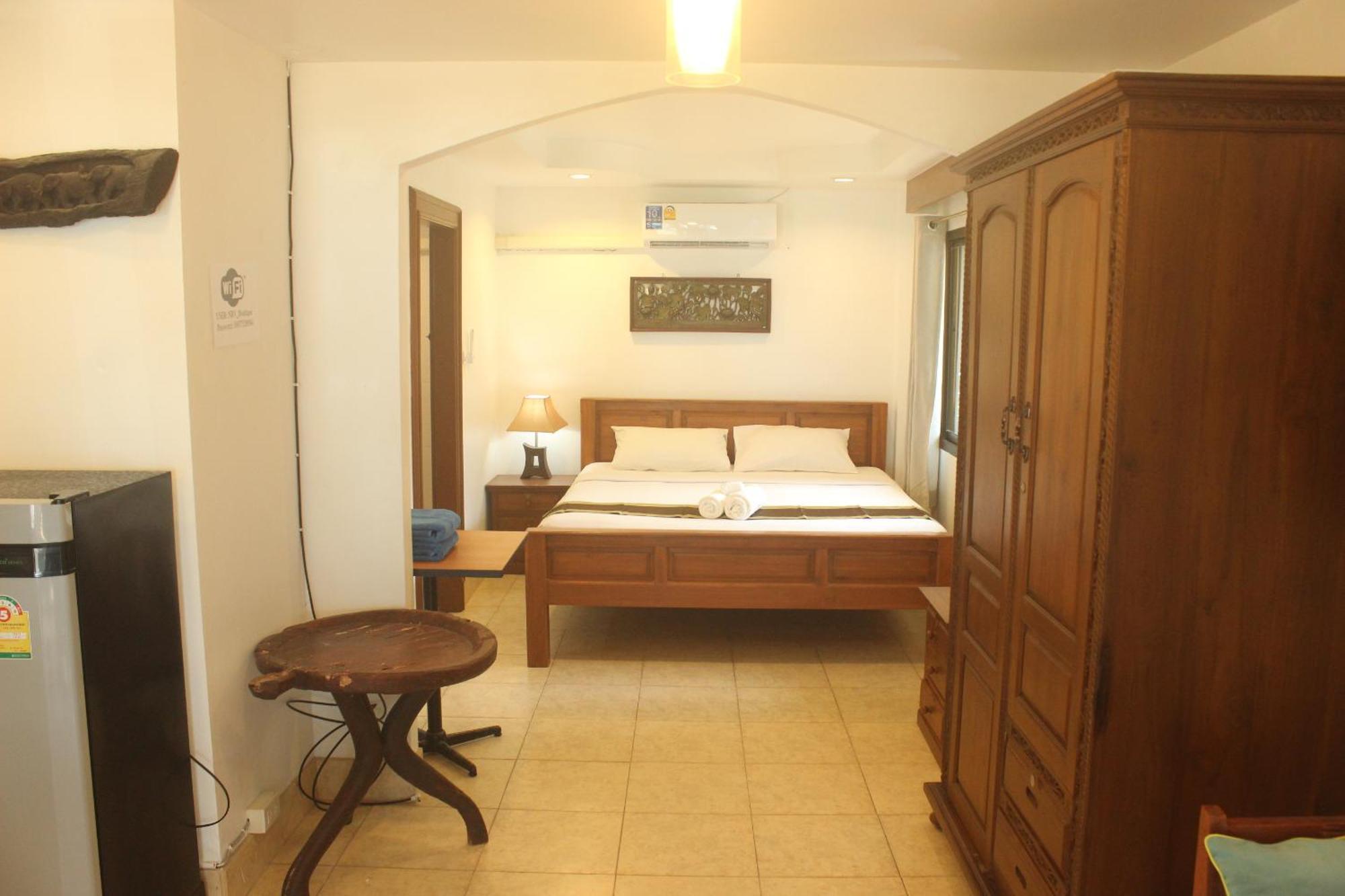 Naithon Beach Hotel 3*