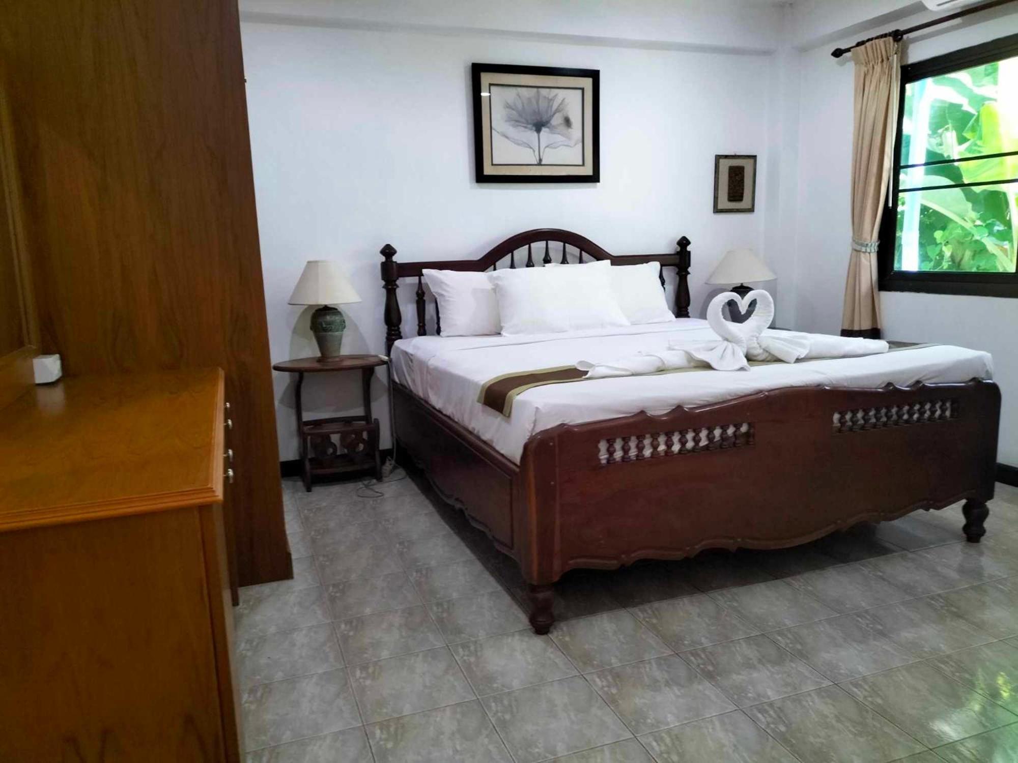 Naithon Beach Hotel Phuket
