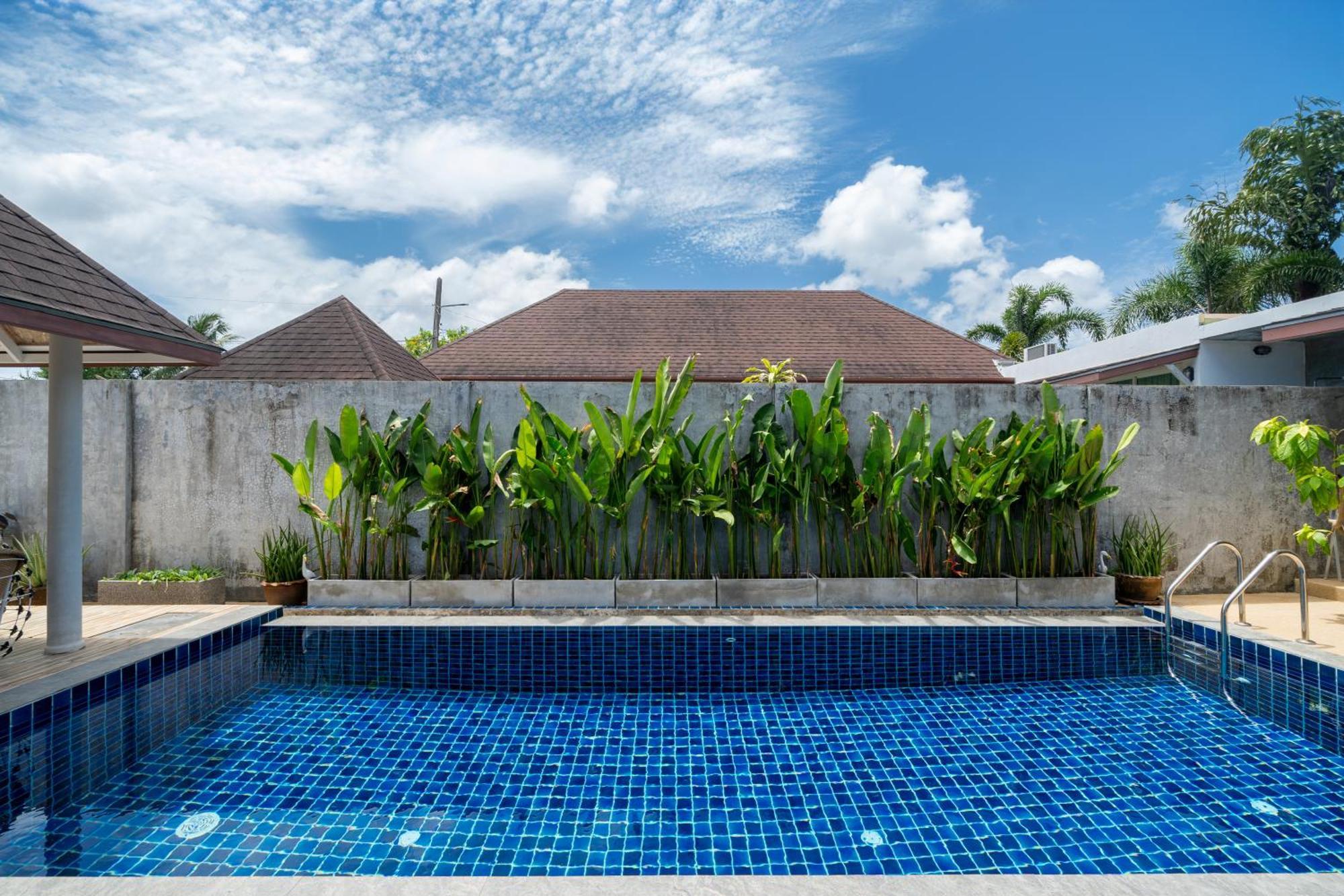 Vila Bangtao With A Long Pool 12 Meters Phuket