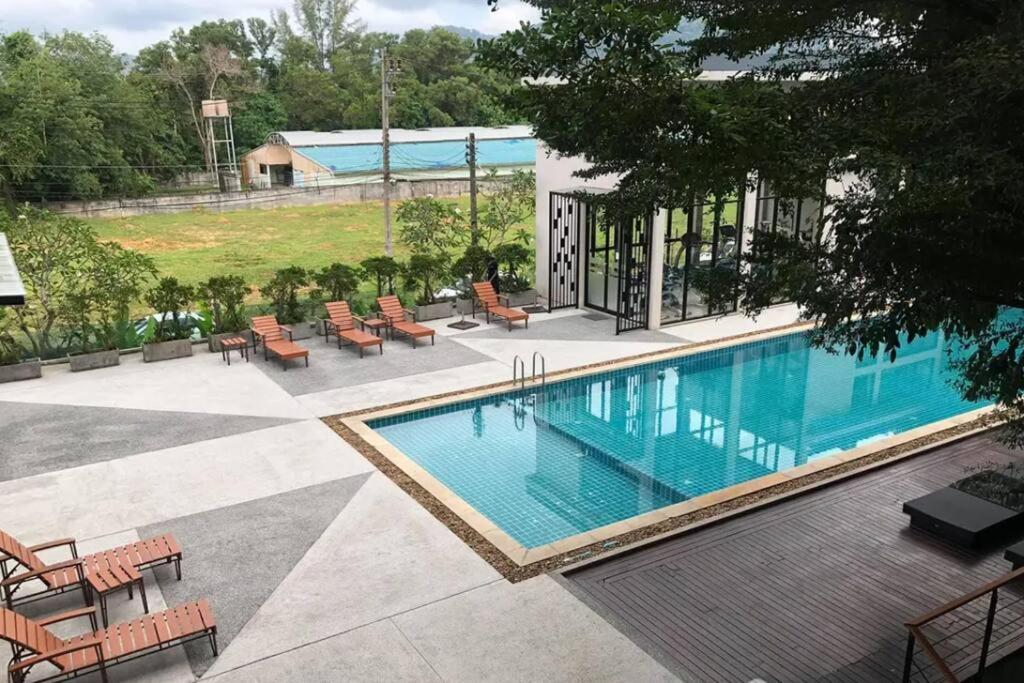 Spacious Golf View 2 Bdrs 100 Sqm Apartment