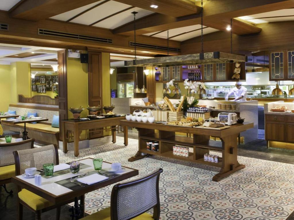 Dusit Thani Laguna Pool Villa Hotel