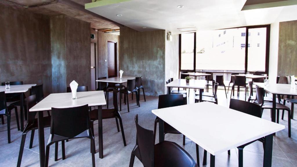 B2 Phuket Boutique & Budget Hotel 3*