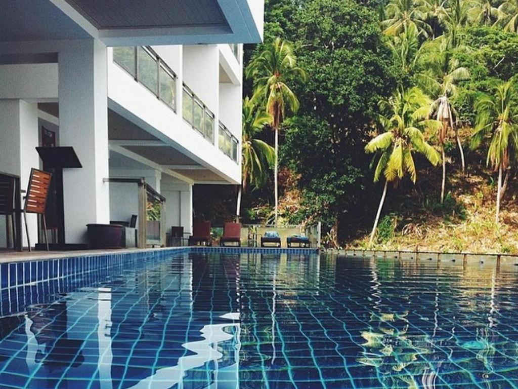 Lae Lay Tempat peranginan Karon