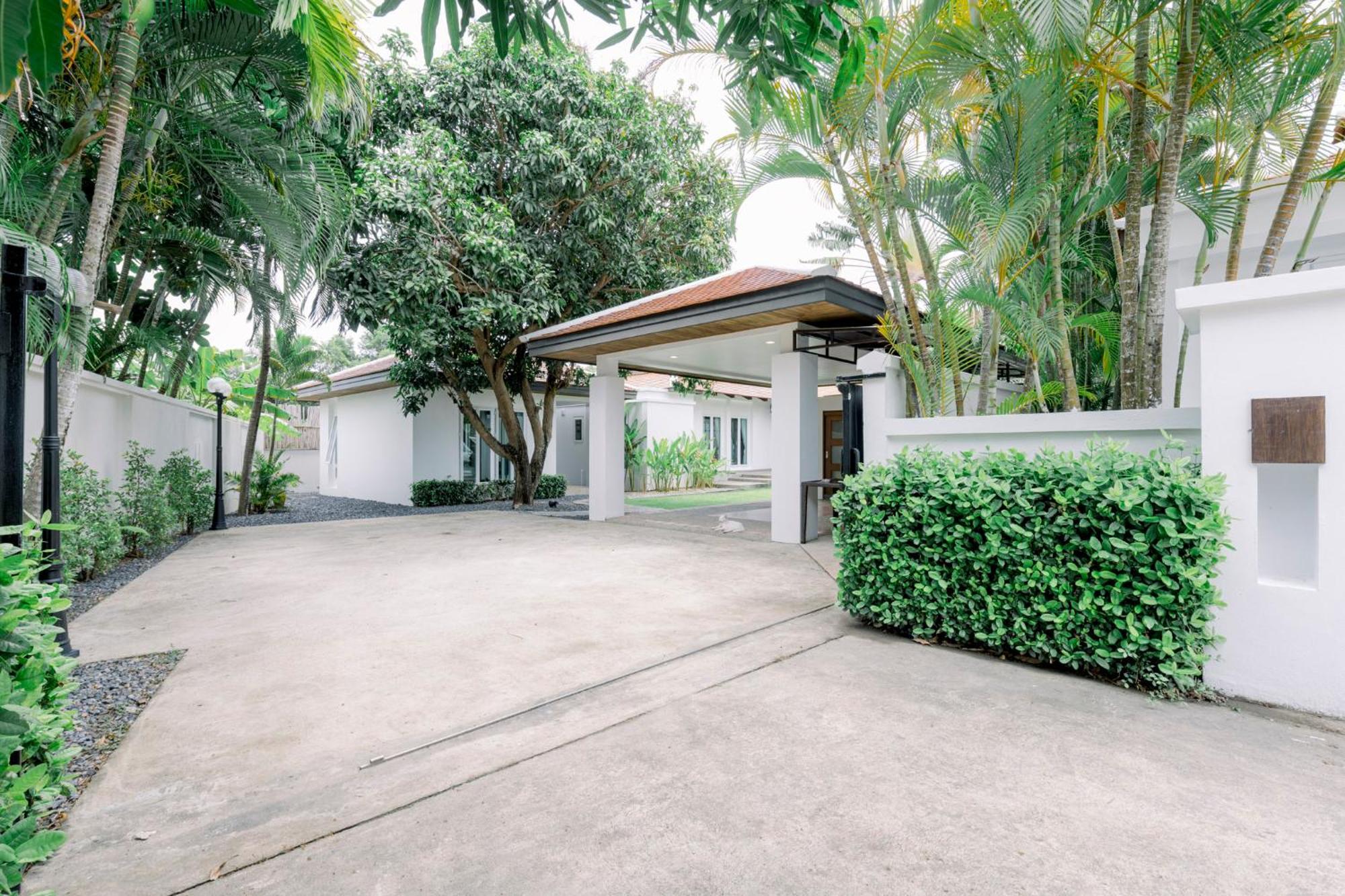 Luxurious Rawai