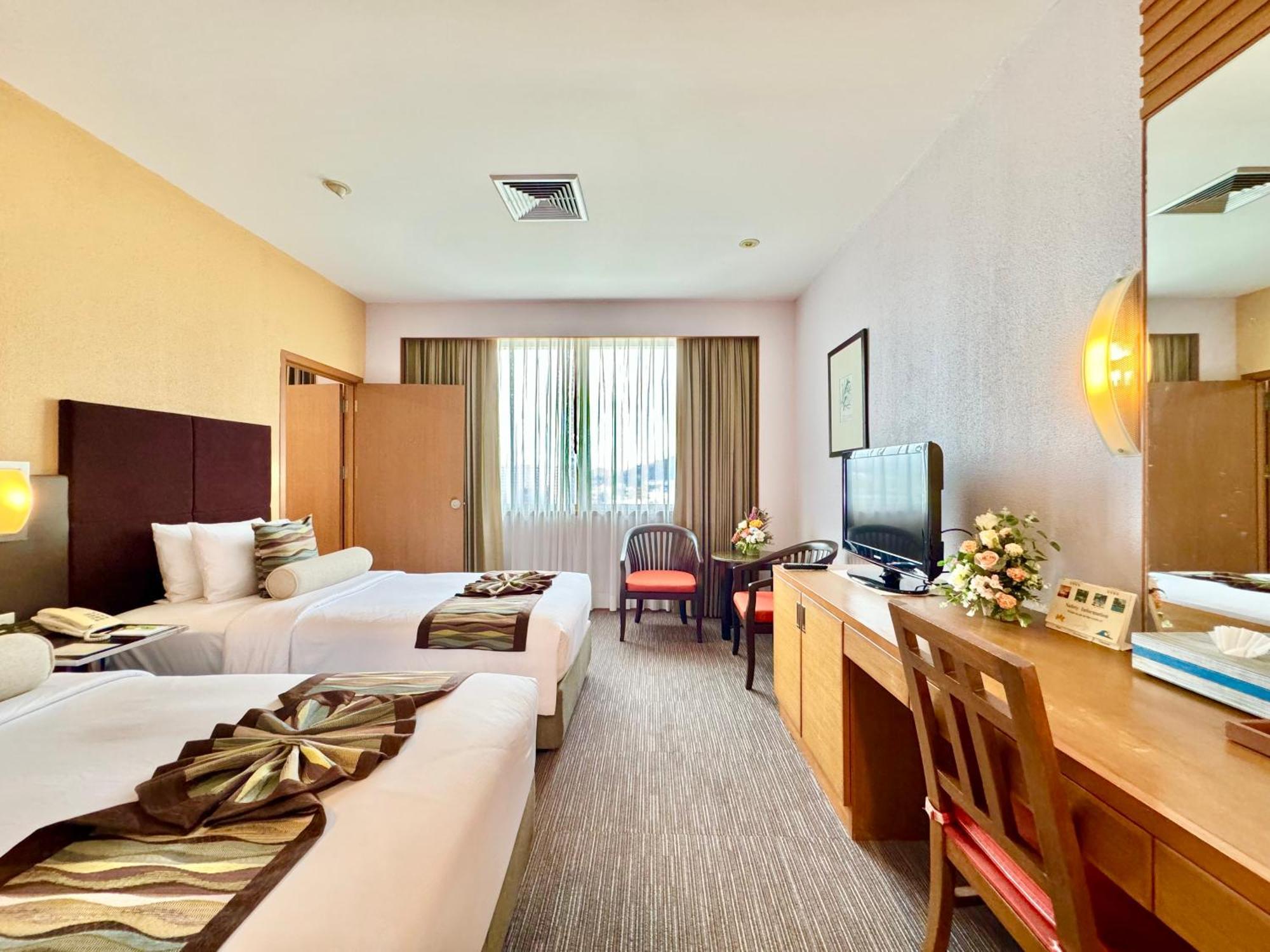 Merlin Hotel 4*