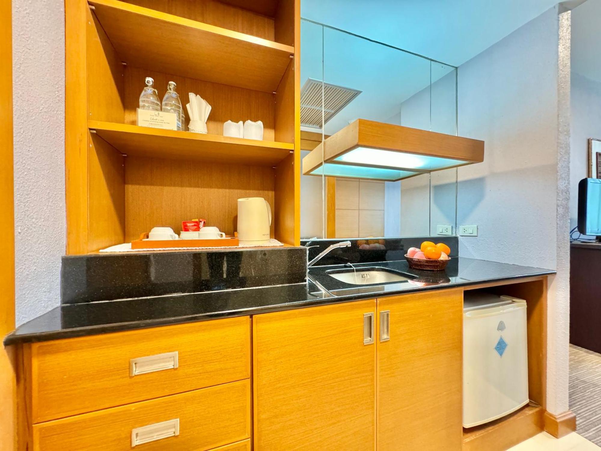 Merlin Hotel 4*