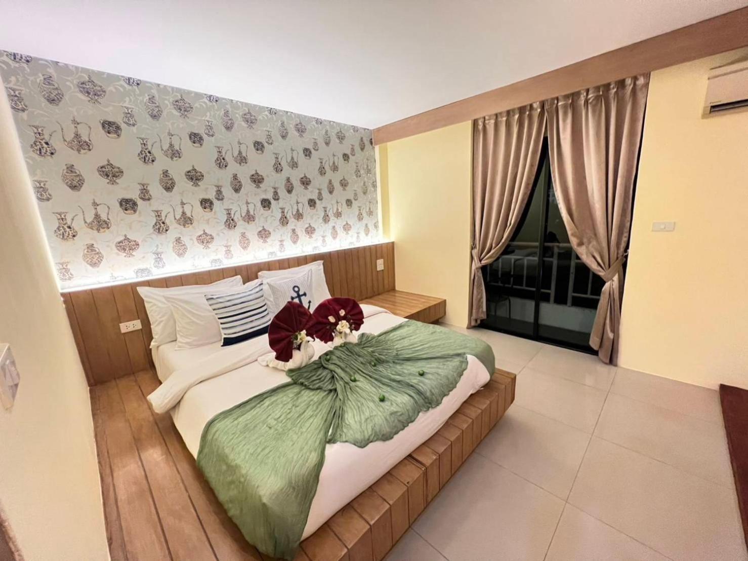 The Chilli By Golden Ray Hotel