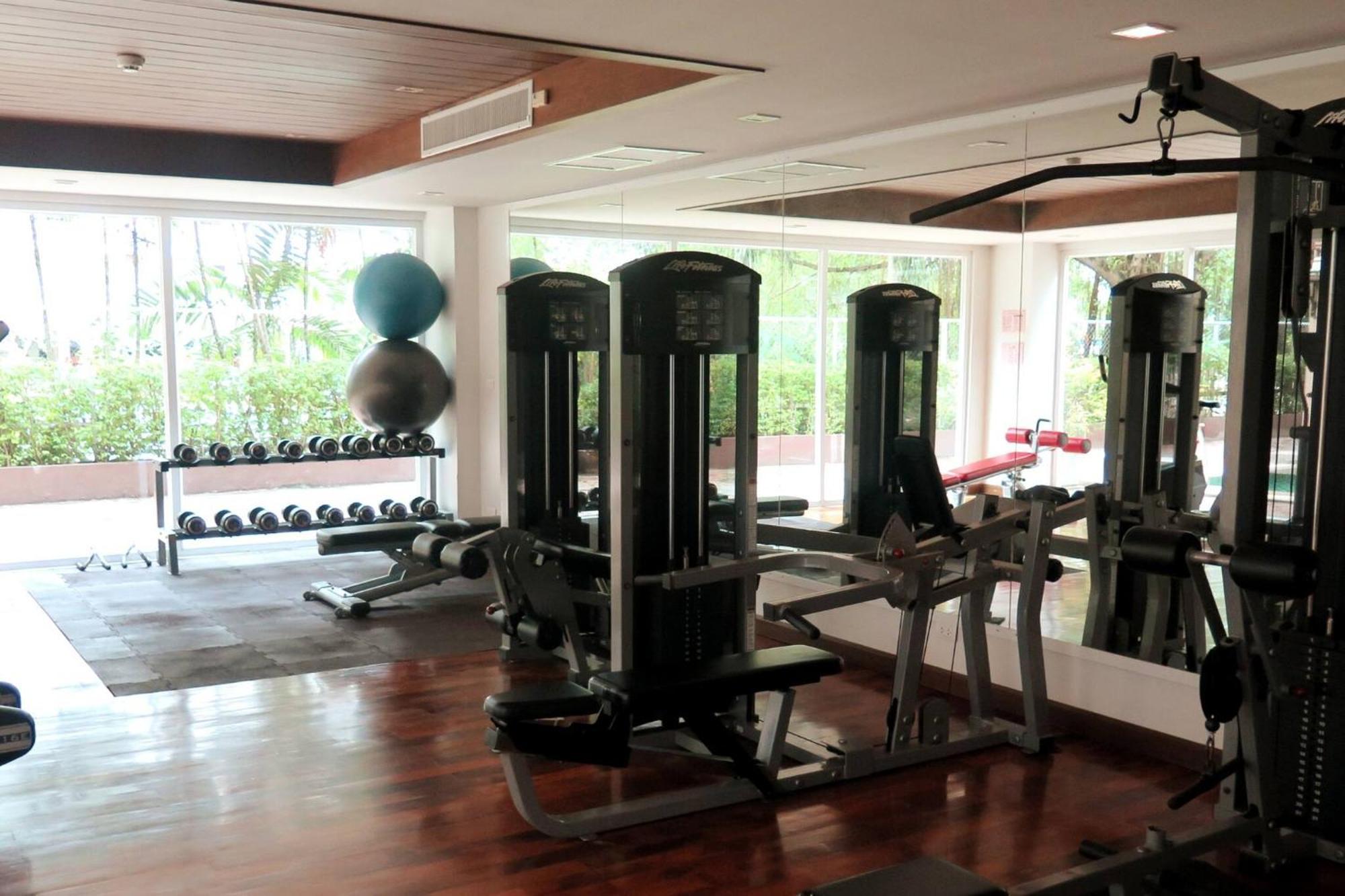 Large 1 Bedroom1 Bathroom 1 Km Walking To *