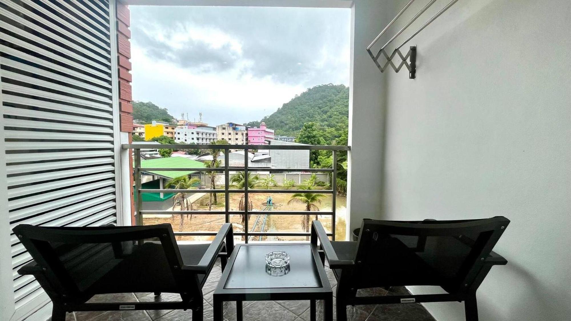 Large 1 Bedroom1 Bathroom 1 Km Walking To Apartment *
