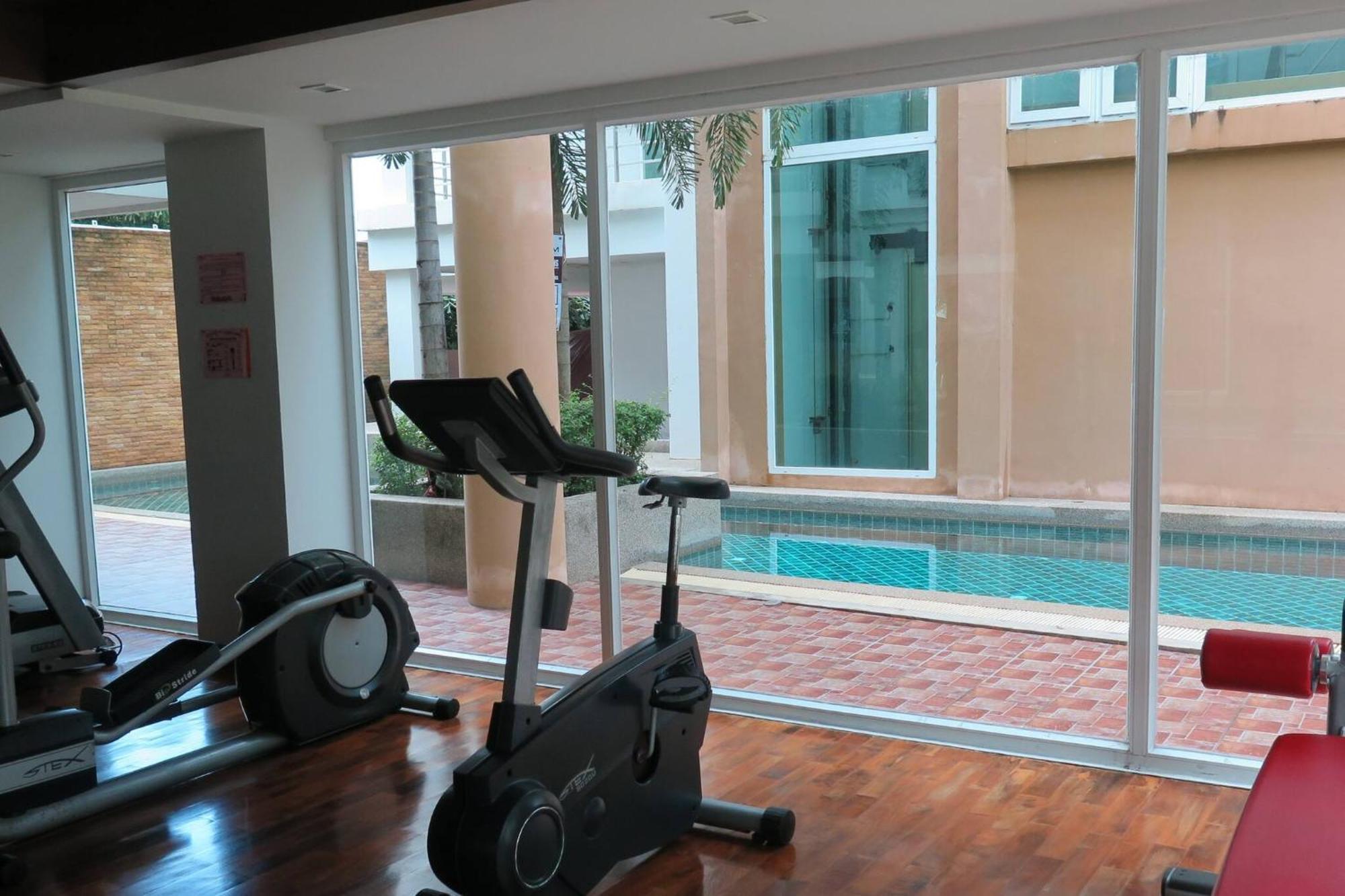 Apartment Large 1 Bedroom1 Bathroom 1 Km Walking To
