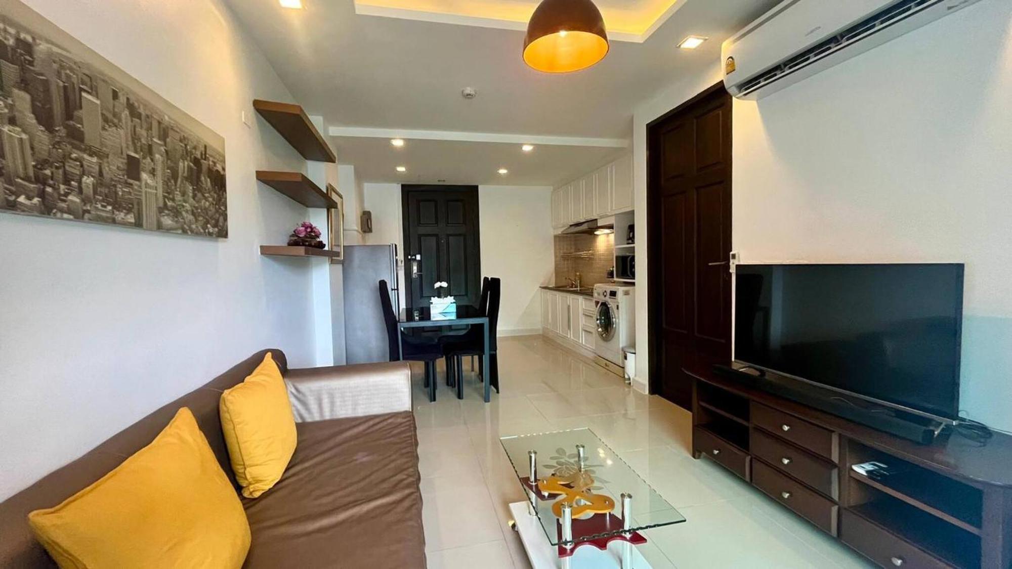 Large 1 Bedroom1 Bathroom 1 Km Walking To Patong