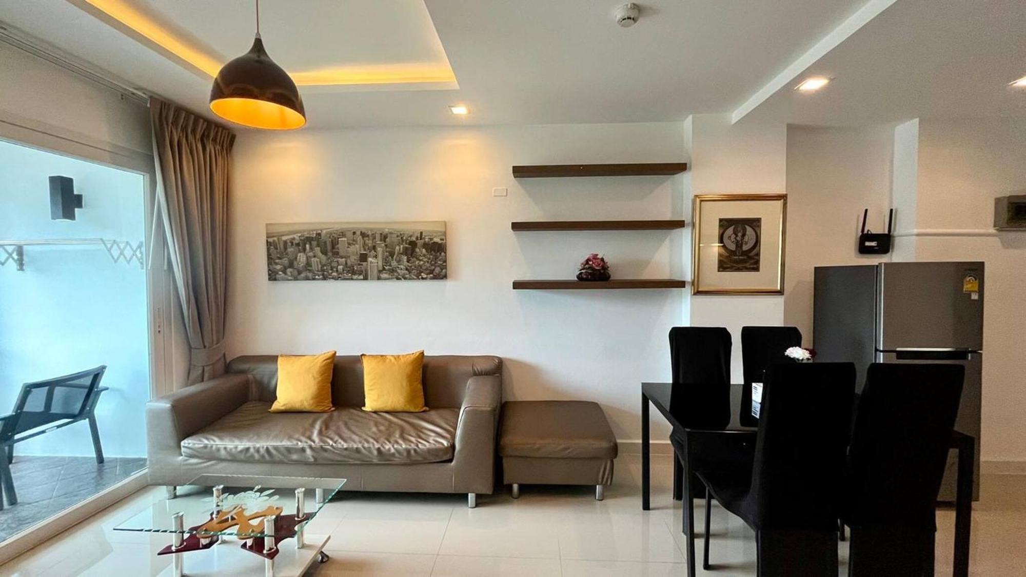 Large 1 Bedroom1 Bathroom 1 Km Walking To * Patong