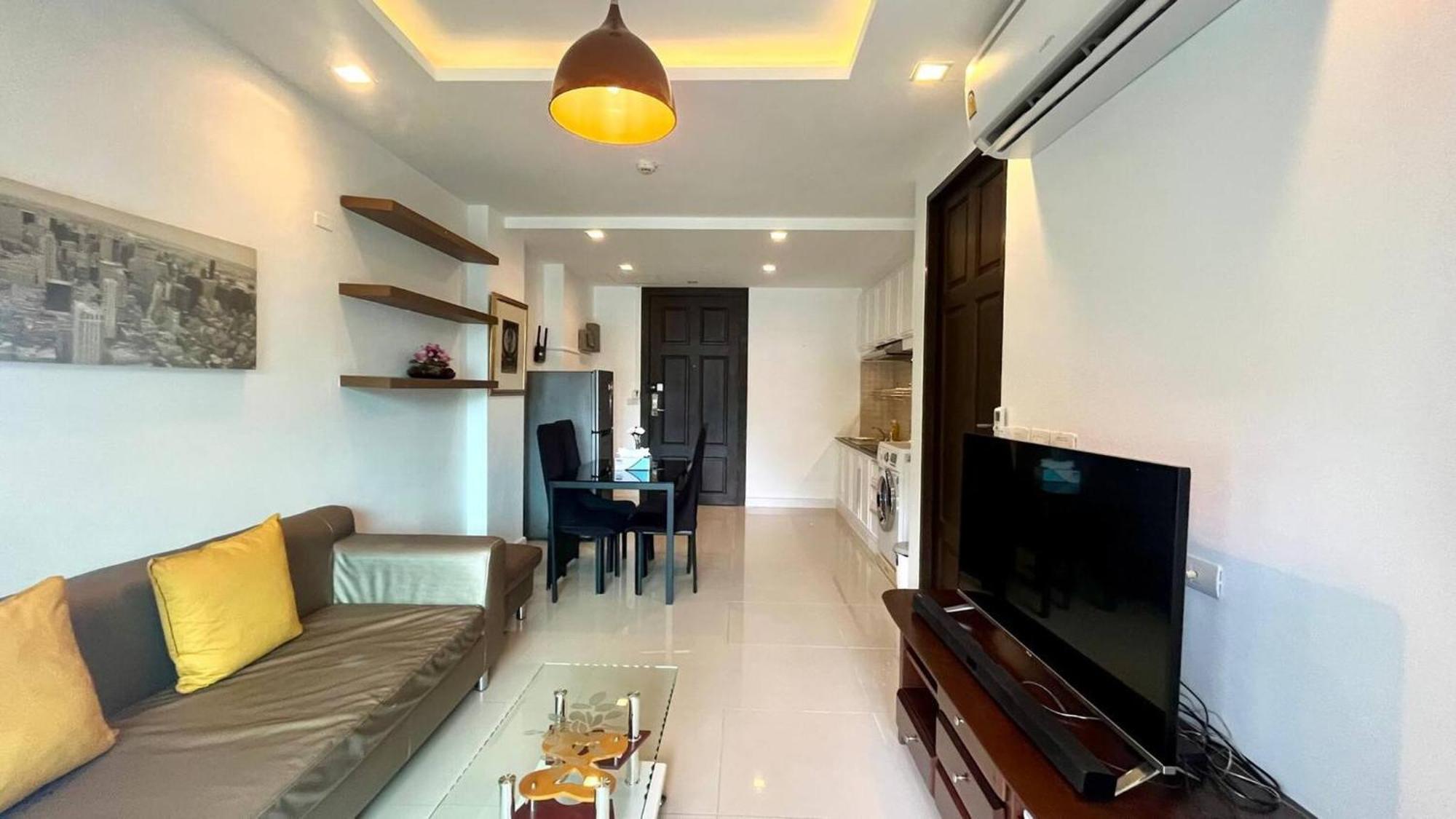 Large 1 Bedroom1 Bathroom 1 Km Walking To Apartment Patong