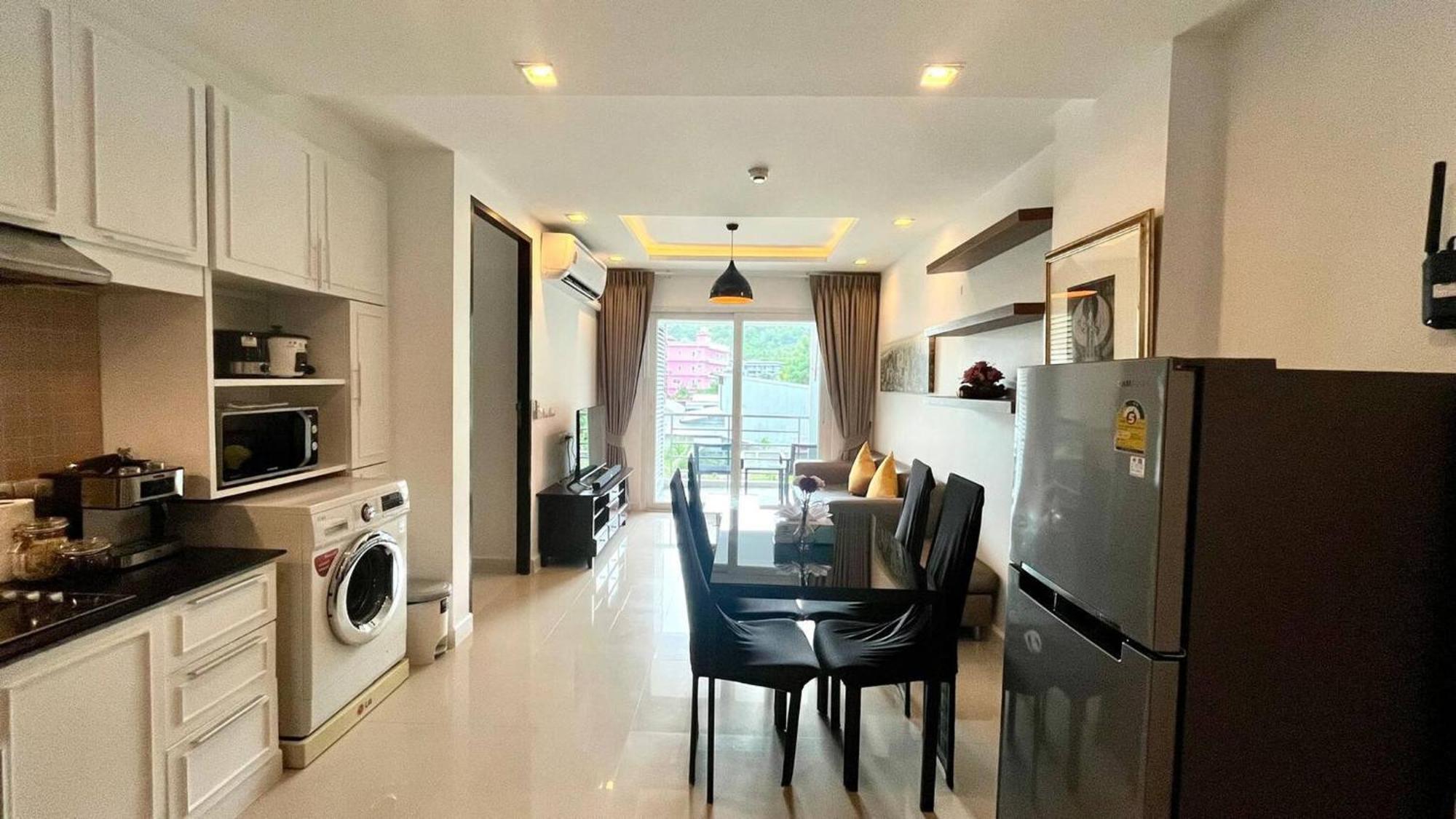 Large 1 Bedroom1 Bathroom 1 Km Walking To * Patong