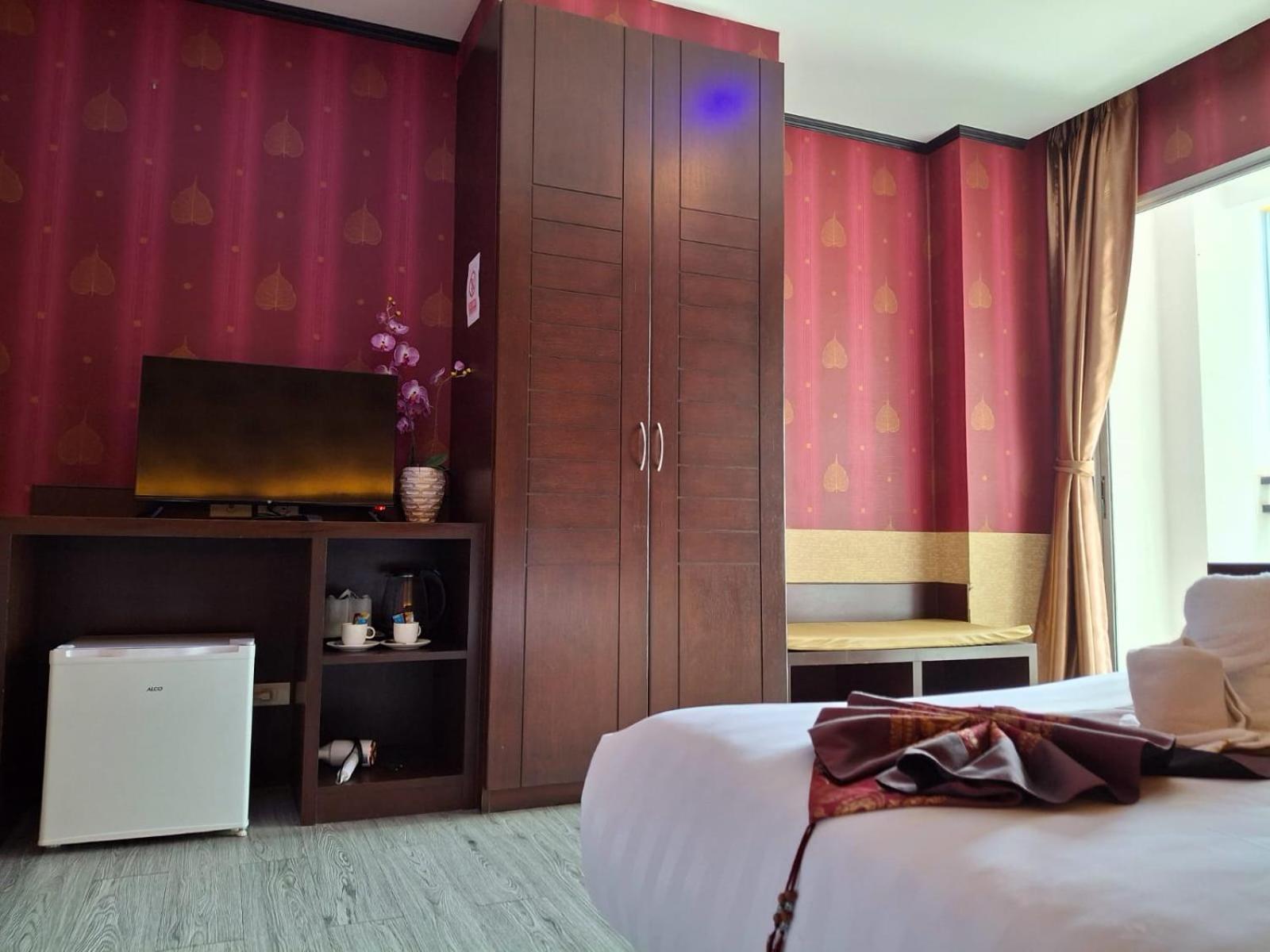 Sereneburi Hotel