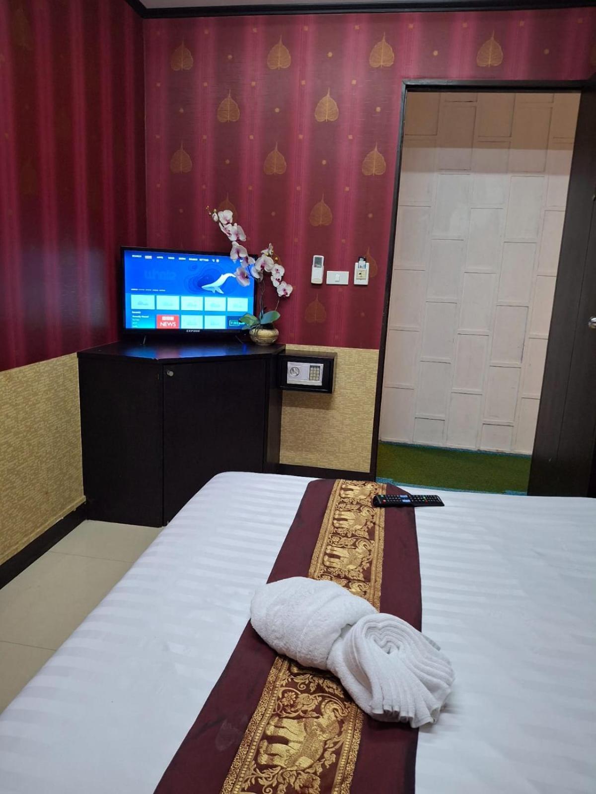 Hotel Sereneburi 3*
