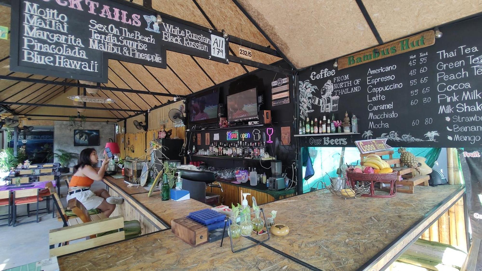 Bambus Restaurant, Bar & Hostel