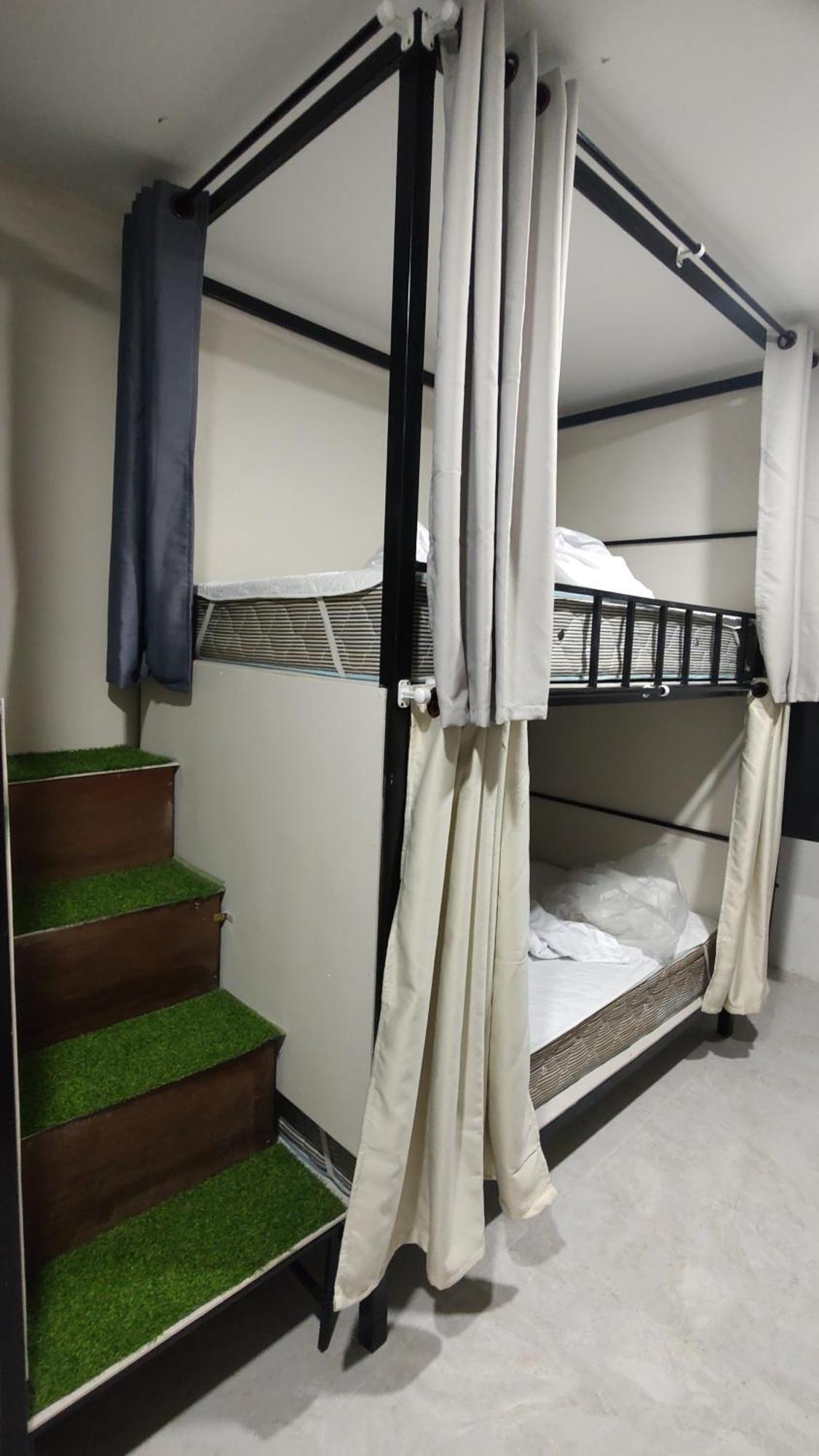Hostel Bambus Restaurant, Bar & Patong
