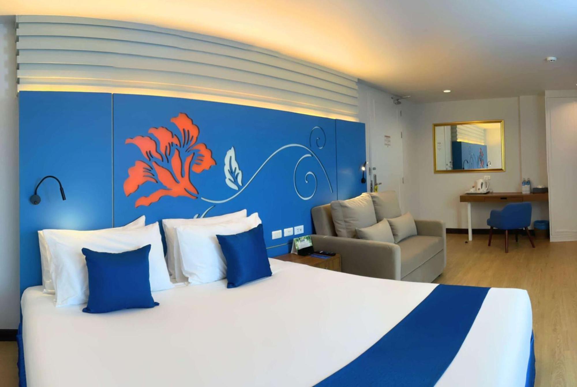 Days By Wyndham Beach Hotel 3*