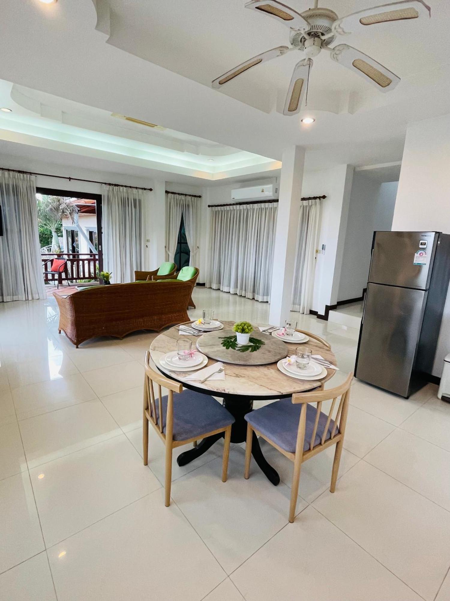 Cozy Villa Karon