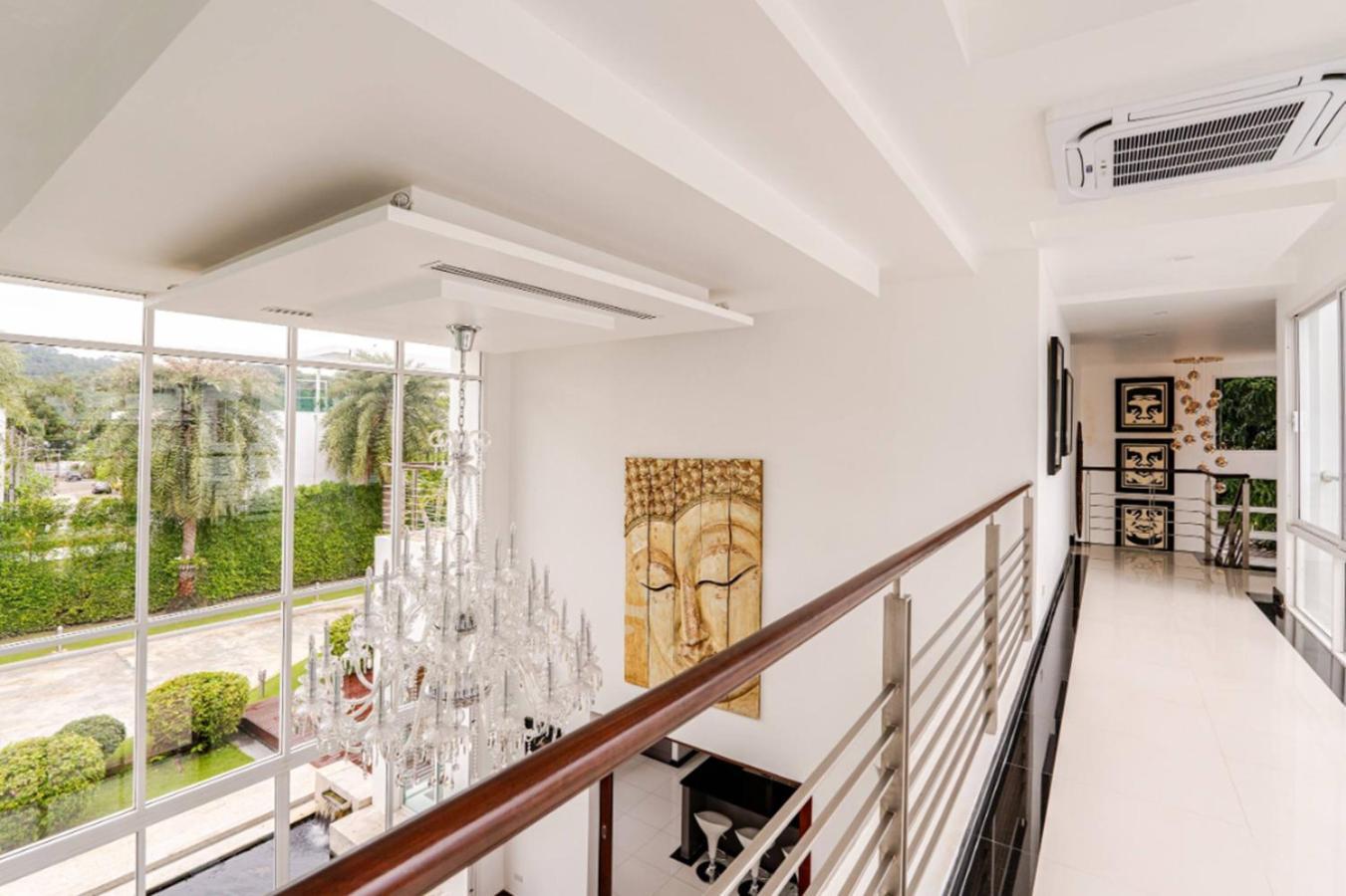 Kyerra 88-16 An Exquisite Mansion With Eclectic Interiors *