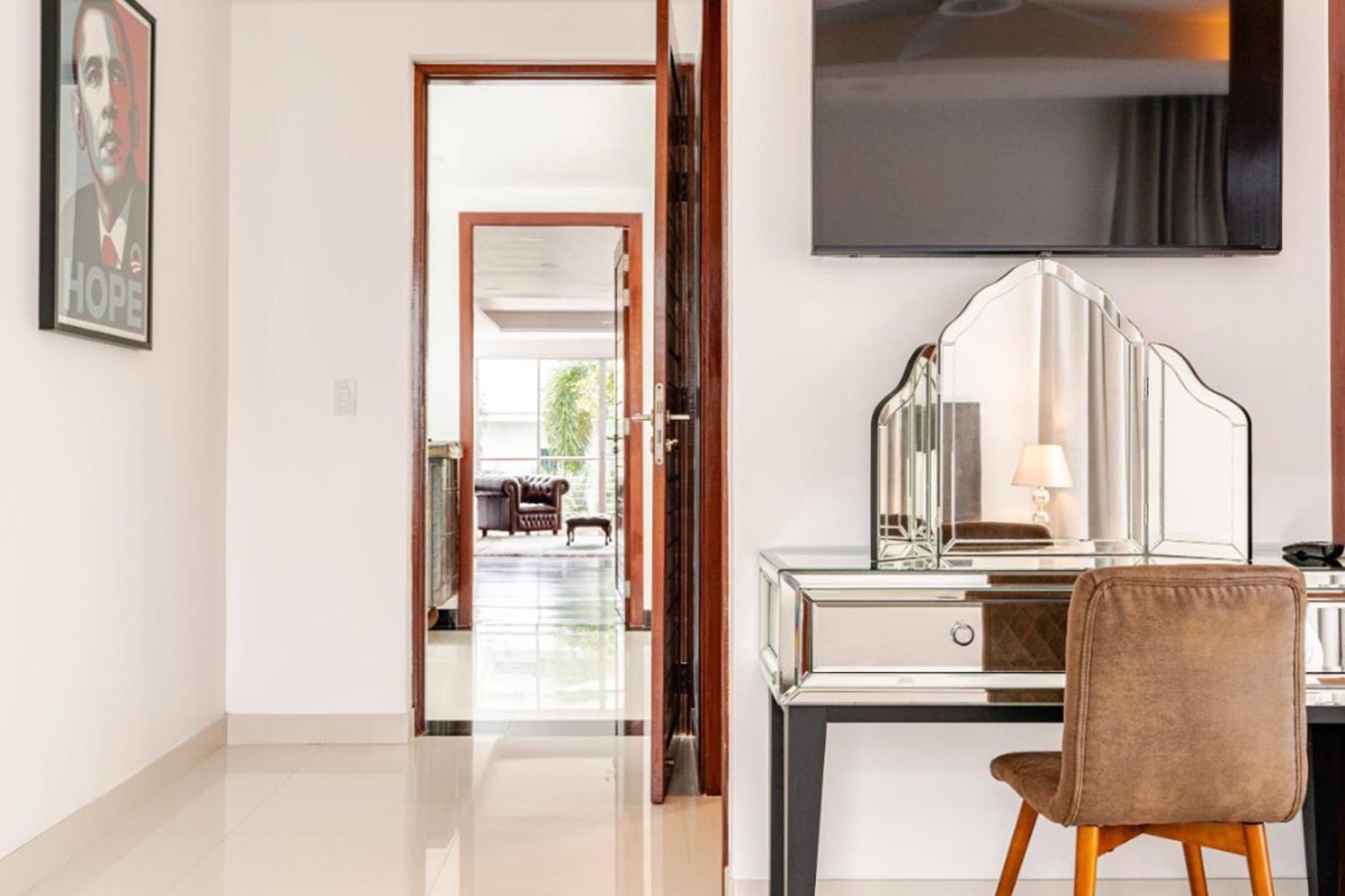 Kyerra 88-16 An Exquisite Mansion With Eclectic Interiors Villa