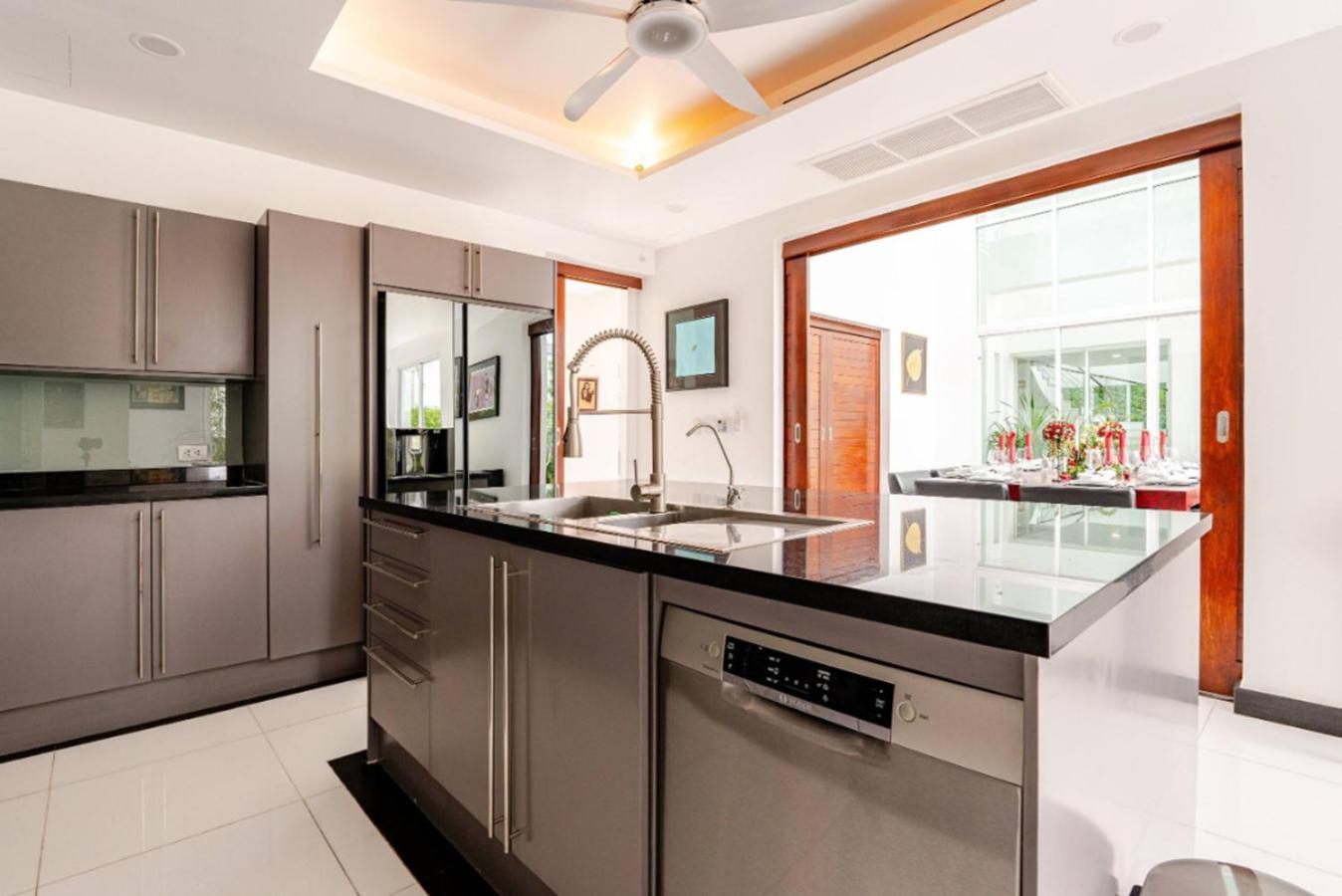 Kyerra 88-16 An Exquisite Mansion With Eclectic Interiors Villa *