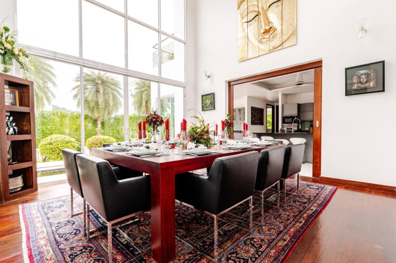 Kyerra 88-16 An Exquisite Mansion With Eclectic Interiors Villa *