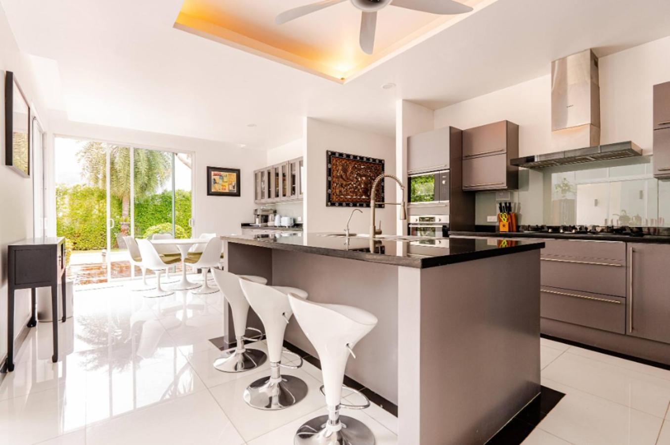 Kyerra 88-16 An Exquisite Mansion With Eclectic Interiors Villa Phuket