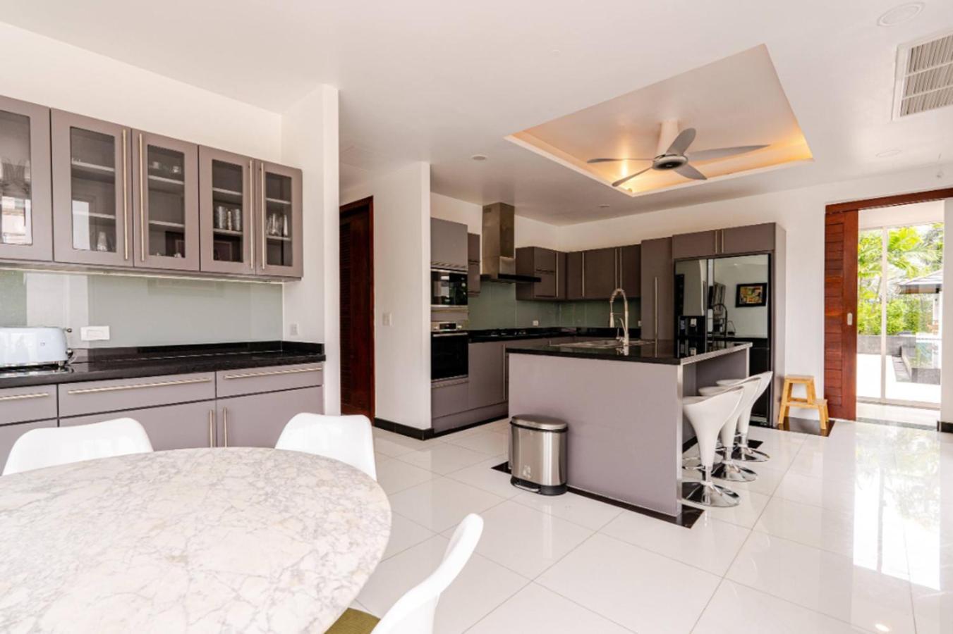 Villa Kyerra 88-16 An Exquisite Mansion With Eclectic Interiors Phuket