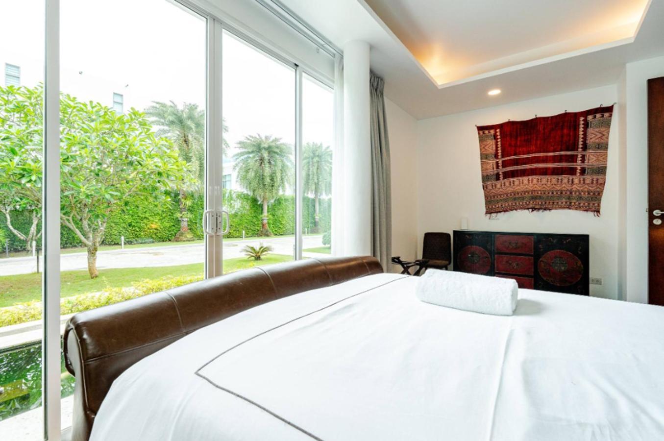Kyerra 88-16 An Exquisite Mansion With Eclectic Interiors Villa