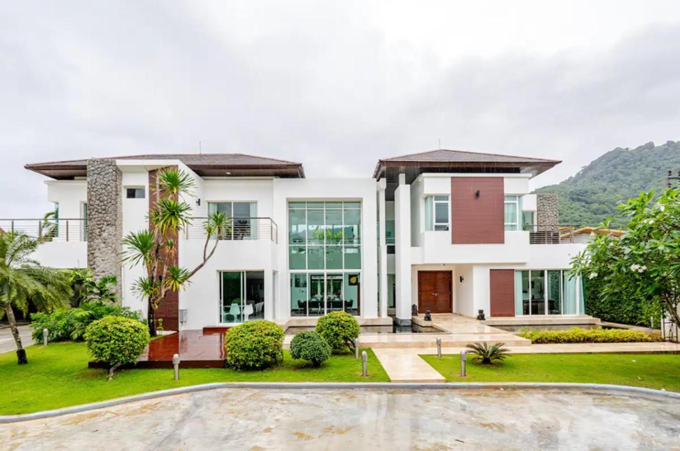 Kyerra 88-16 An Exquisite Mansion With Eclectic Interiors * Phuket